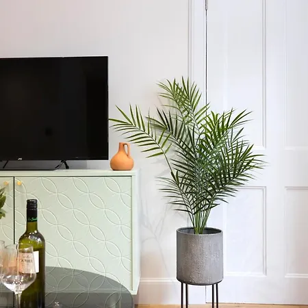 Dragon Luxury Serviced At Alva Street *