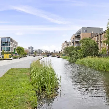 Altido Vibrant Flat Near Fountain Park Edimburgo