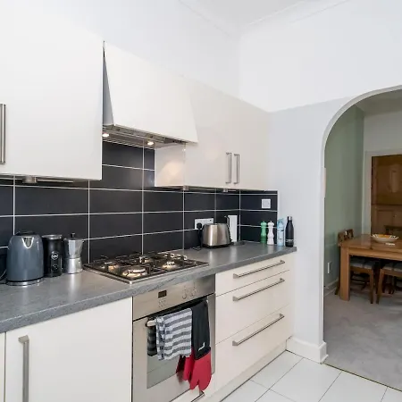 Pass The Keys Renovated 2bed Flat In Quiet Area Near The Meadows *