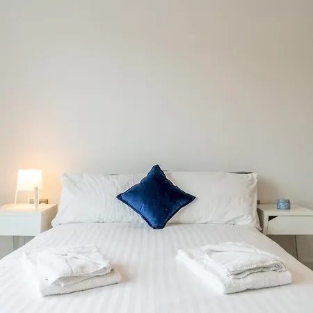 Pass The Keys Beautiful 2-Bd Penthouse With Amazing Views Daire