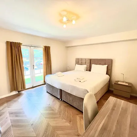 Apartment Hopetoun Garden View By