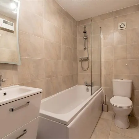 Lovely Ground Floor In Great Location At The Shore, * Эдинбург