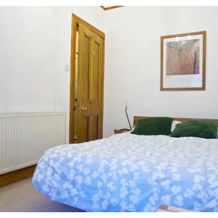 Joivy 1 Bed Flat Near Royal Botanic Gardens * Edinburgh
