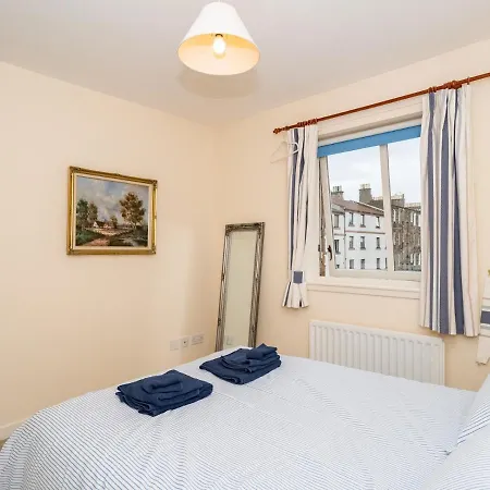 Pass The Keys Chic 2bed Flat With Stunning Views And Free Parking Appartement Edinburgh