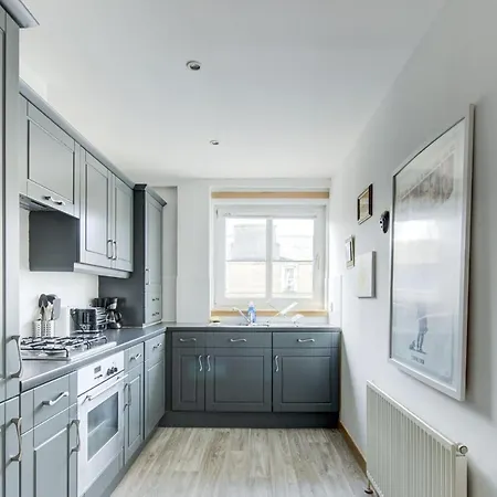 Guestready - Spacious Apt Near The City Centre * Edinburgh