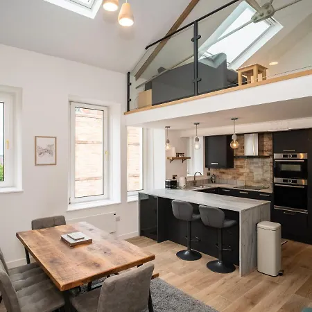 Lägenhet Pass The Keys Stunning 3 Bed Loft Style With Free Parking Edinburg