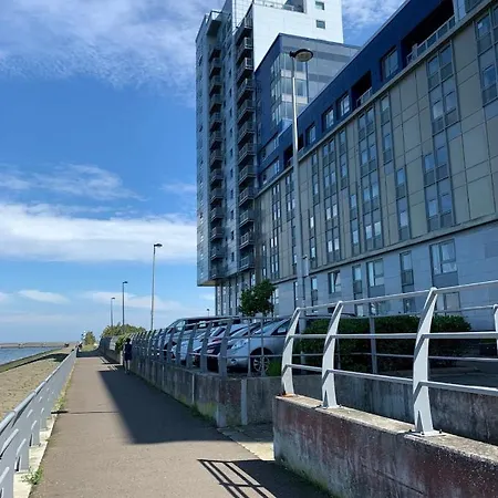 Apartment Beautiful Modern Sea-side In The Edinburgh