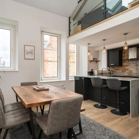 Apartmán 2bd Loft Style - - Free Parking - Pass The Keys