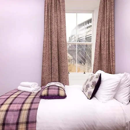 Joivy Cozy Near Castle * Edinburgh