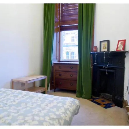 Joivy 1 Bed Flat Near Royal Botanic Gardens * Edinburgh