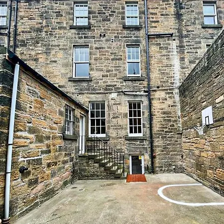 Apartment Remarkable 5br Townhouse With Garden, Sleeps 12 Edinburgh