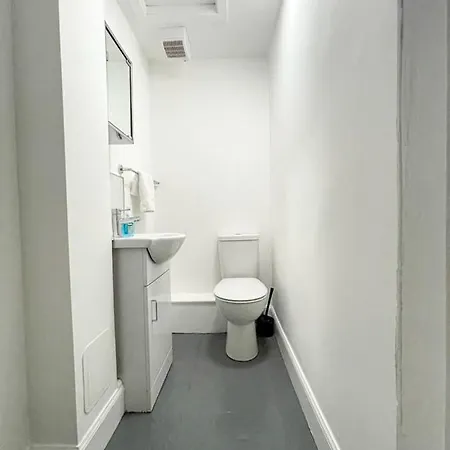 Apartment Remarkable 5br Townhouse With Garden, Sleeps 12 Edinburgh