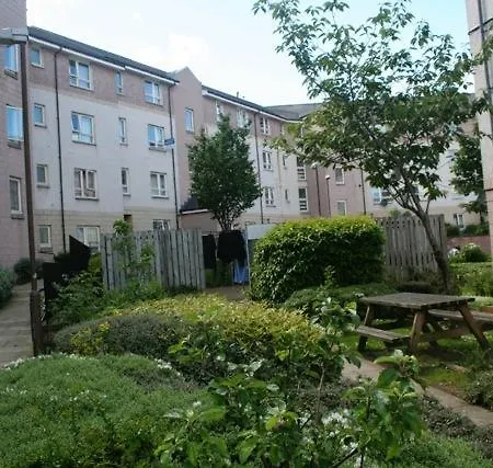 3/8 Whyte Place *