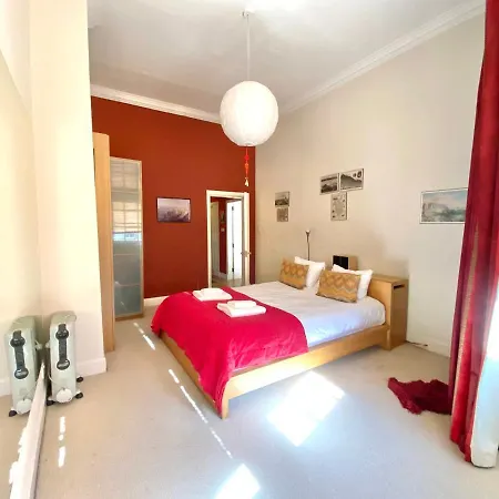 Royal Mile Mansions By