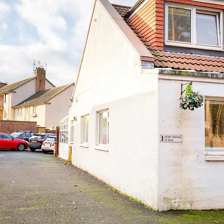 Arden Guest House, Craigmillar Castle