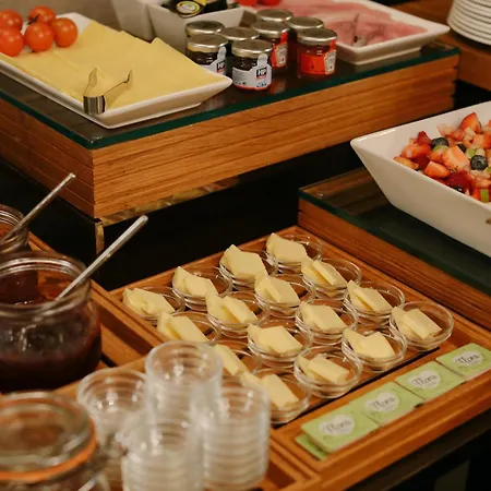 Отель Nira Caledonia Эдинбург