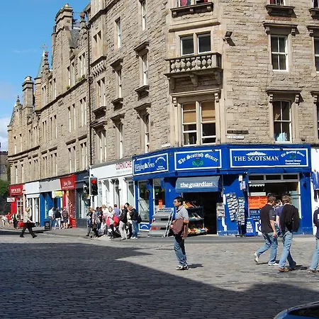 Lägenhet Royal Mile Cranston