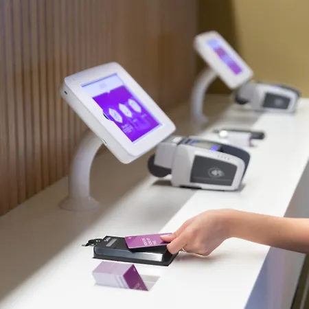 Yotel Ξενοδοχείο 4*