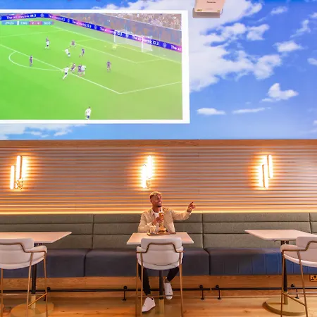 Ξενοδοχείο Yotel 4*