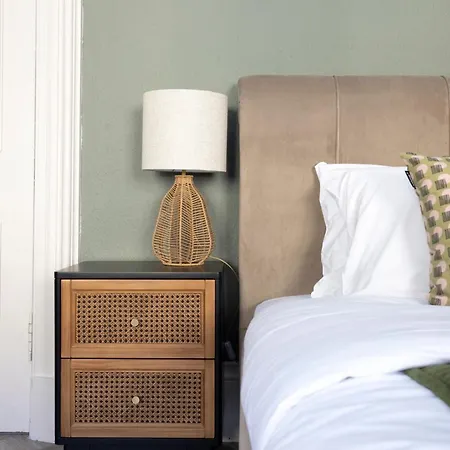 Joivy Homely By St Giles With Desk 아파트 *