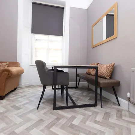 Joivy Homely By St Giles With Desk Appartement *