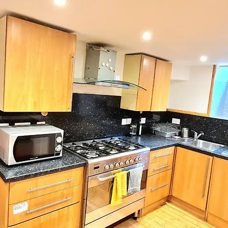 Apartment Luxury Five Bedroom Deluxe Duplex I Centre I Fully Equipped I Fountainpark *