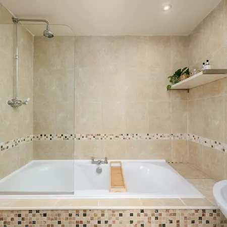 Apartment 2 Bed Old Town - Next To Castle Edinburgh