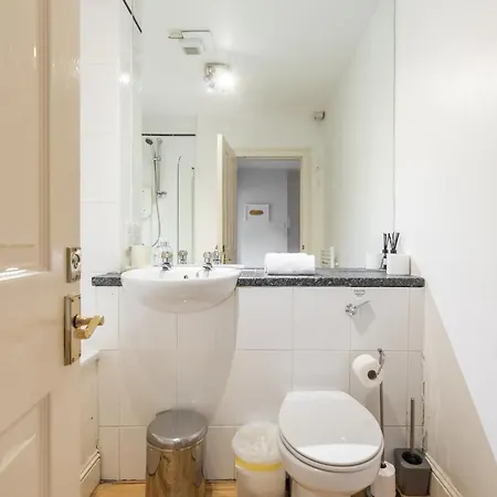 Amazing Castle View エディンバラ