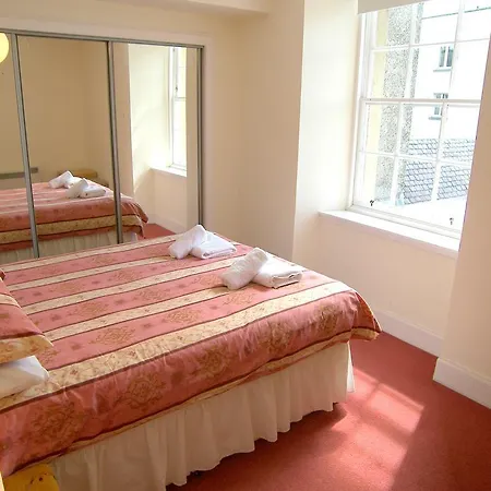 Royal Mile, Edinburgh - 2 Bedroom Apartment Апартаменты