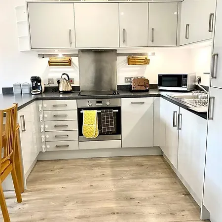 Modern With Private Terrace Edinburgh