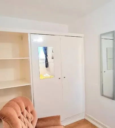Luxury Five Bedroom Deluxe Duplex I Centre I Fully Equipped I Fountainpark Apartment