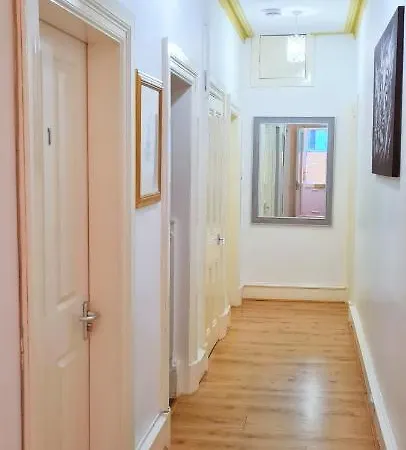 Luxury Five Bedroom Deluxe Duplex I Centre I Fully Equipped I Fountainpark Apartment *