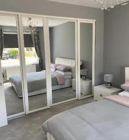 בית נופש Perfect 4 Bedroom 2 Bathroom *