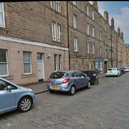 Lovely & Peaceful 2 Bedroom With En-suite, Leith, * Edinburgh