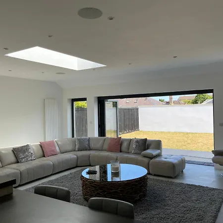 Perfect 4 Bedroom 2 Bathroom בית נופש *