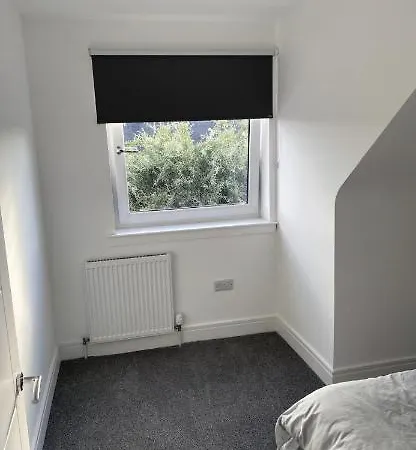 Perfect 4 Bedroom 2 Bathroom אדינבורו