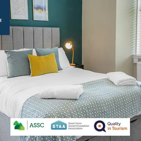 Apartment Leith Walk, Is 3 Rooms, King Beds With Tvs, Central Location, Albert Place, Wifi, Sleeps 6, Great For Contractors, Business, Relocation, Groups, Long Stays Welcome, Weekly Or Monthly, Just Ask Sunriseshortlets *