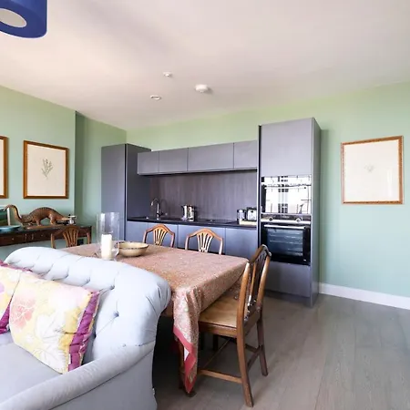 Apartman Joivy Inviting Flat At The Heart Of *