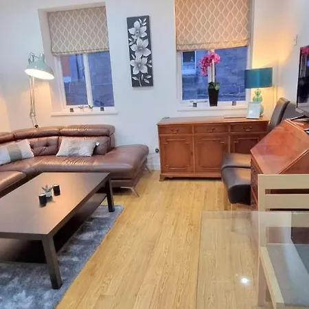 Konukevi Stylish Spacious In City Centre - Excellent Location - Five Star Amenities *