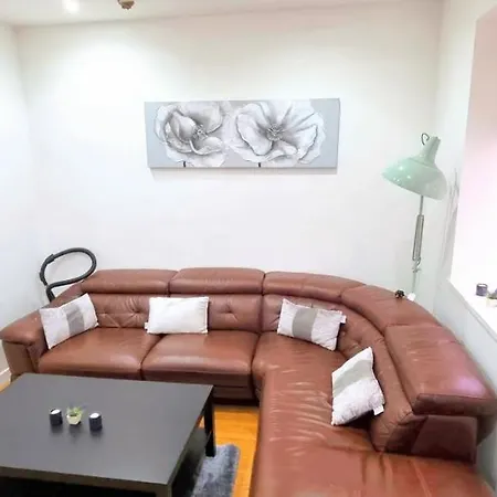 Konukevi Stylish Spacious In City Centre - Excellent Location - Five Star Amenities Edinburgh