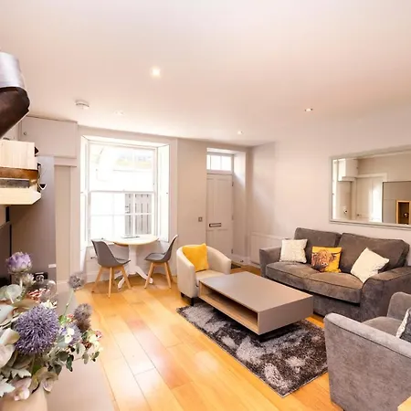 Joivy Splendid Flat Near Castle