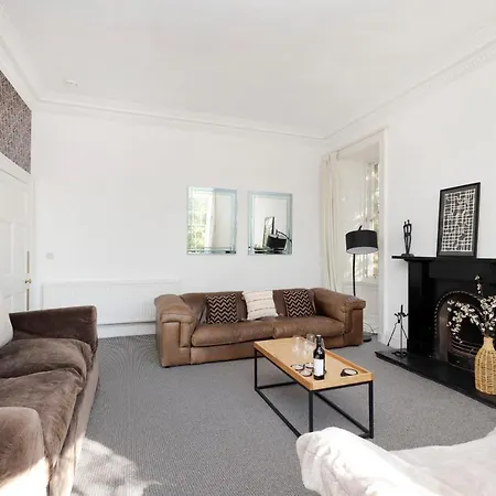 Joivy Delightful Flat With Parking