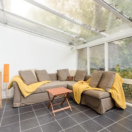 2br New Town Garden