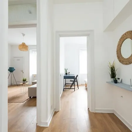 Lovely 1-bedroom In Apartamento Edimburgo