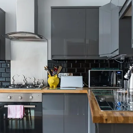 Royal Mile Modern * Edinburg