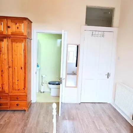 Guest house Spacious Ensuite In Centre - Five Star Amenities - Excellent Location Edinburgh