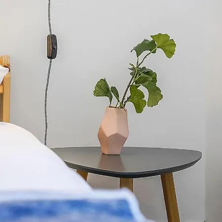 公寓 Centre 2 Bedroom Main Door *