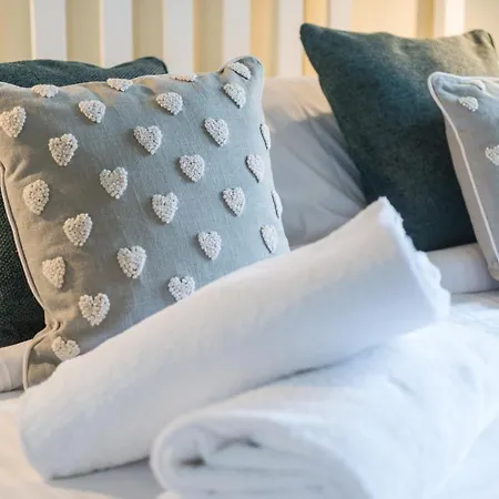 Апартаменты Bright And Modern 2 Bed Эдинбург