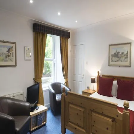 Fountain Court - Morrison 3*