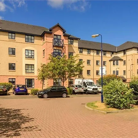 Cosy Roseburn Apartment, - 2 Bedrooms, Free Parking